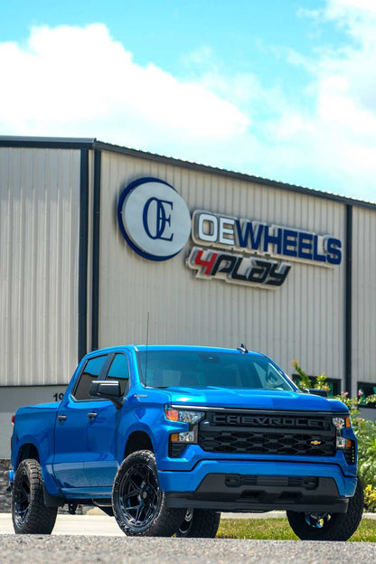 4PLAY WHEELS 4P55 – Durable Gloss Black Brushed Face Wheels for SUVs | High-Performance Off-Road Rims